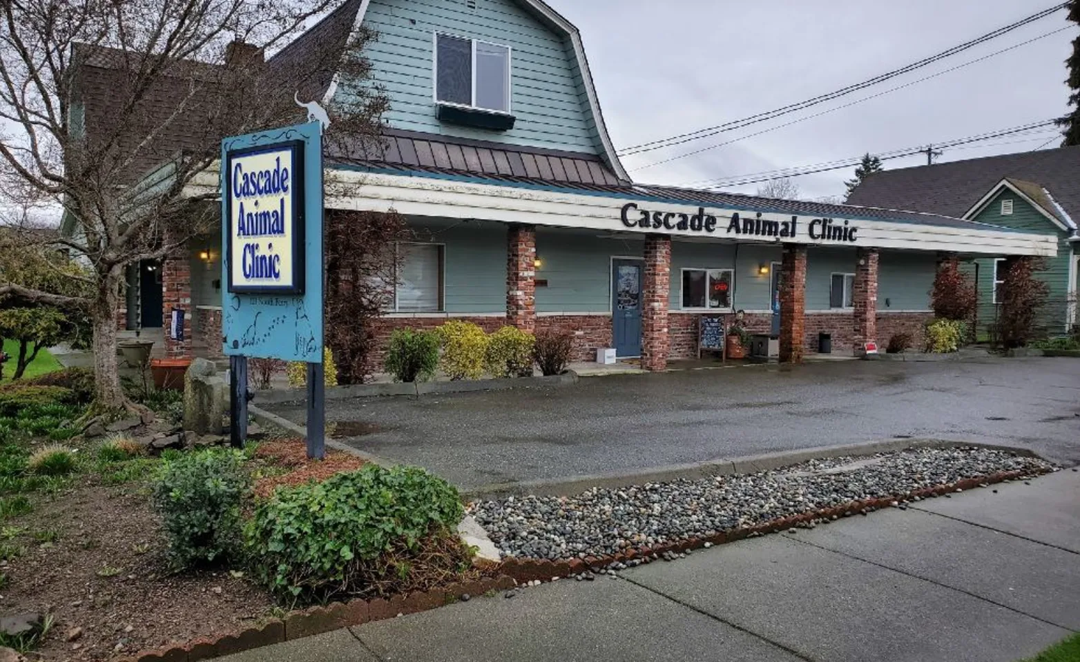 Exterior of the Cascade Animal Clinic Building 